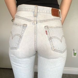Levi’s -light wash-Wedgie Straight Jeans -Kiss Off